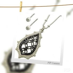 Stunning Teardrop Necklace Set